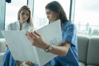 Public Hospitals vs Beauty Clinics: Hair Transplant Resource Map USA 2025 Edition